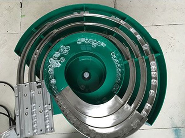 裝置振動(dòng)盤與其內(nèi)部結(jié)構(gòu)介紹